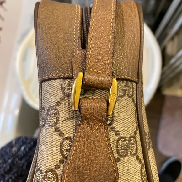 VINTAGE GUCCI CROSSBODY - Picture 9 of 14